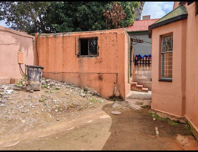 16 BEDROOM HOUSE FOR SALE IN BELLEVUE EAST